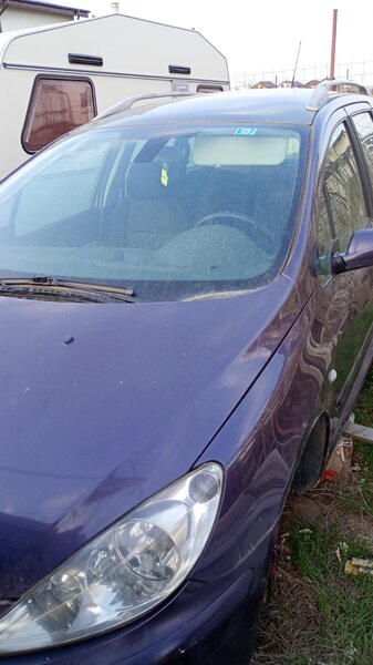 Dezmembrez Peugeot 306